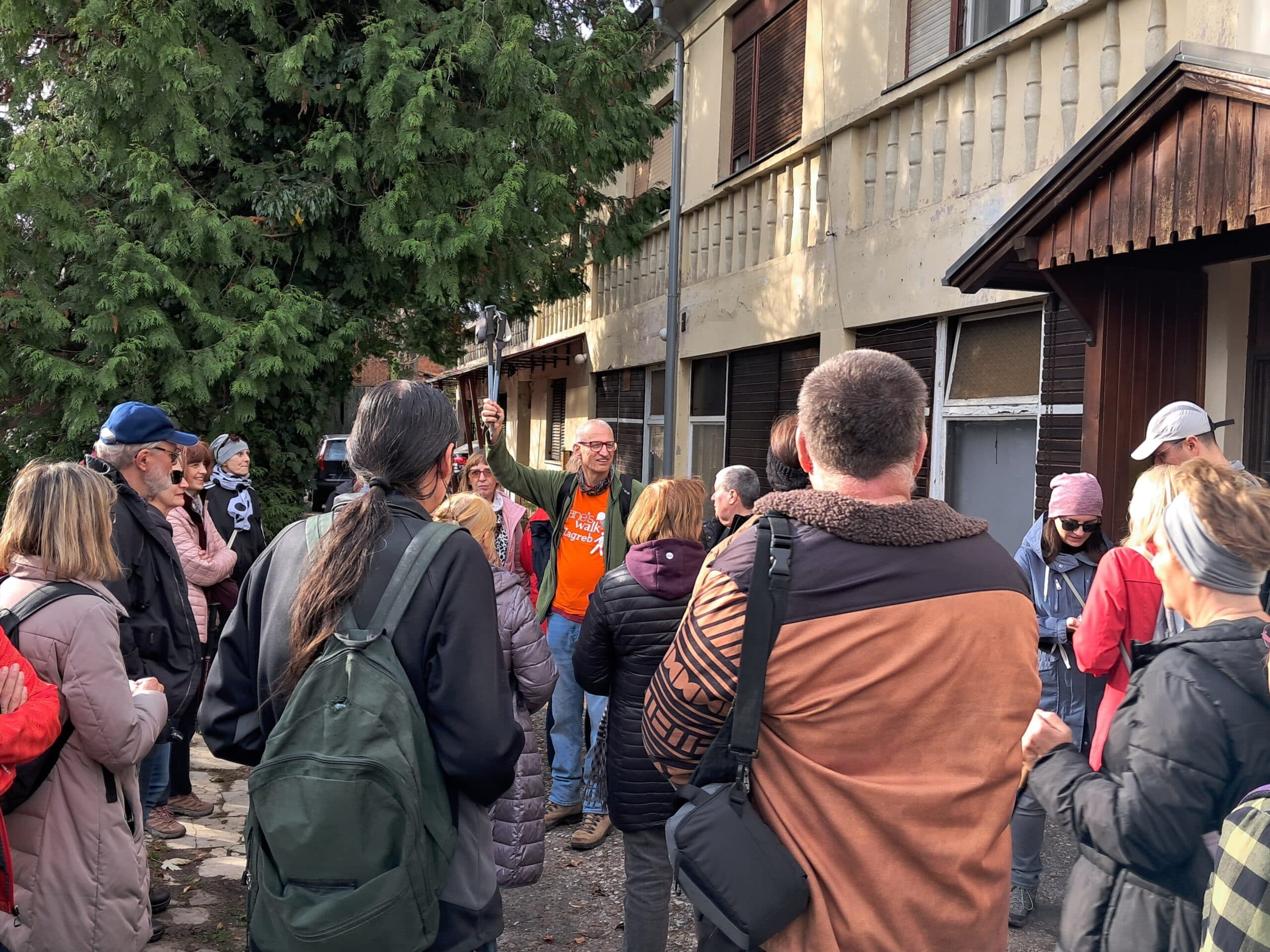 Pred bivšim izletištem 