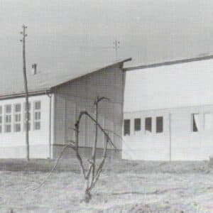 Zgrada stare škole, snimljeno 1950. [FB 2025.]