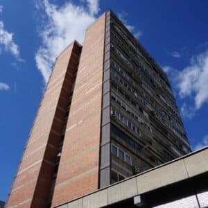 Stambena zgrada u Gruškoj 18 na čiju smo se terasu popeli na kraju šetnje. [DF 2026.]