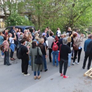 U zapuštenom dvorištu prostora tvornice Badel. [VR 2026.]