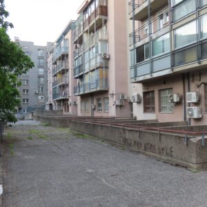Privatne terase koje okružuju park. [VR 2026.]